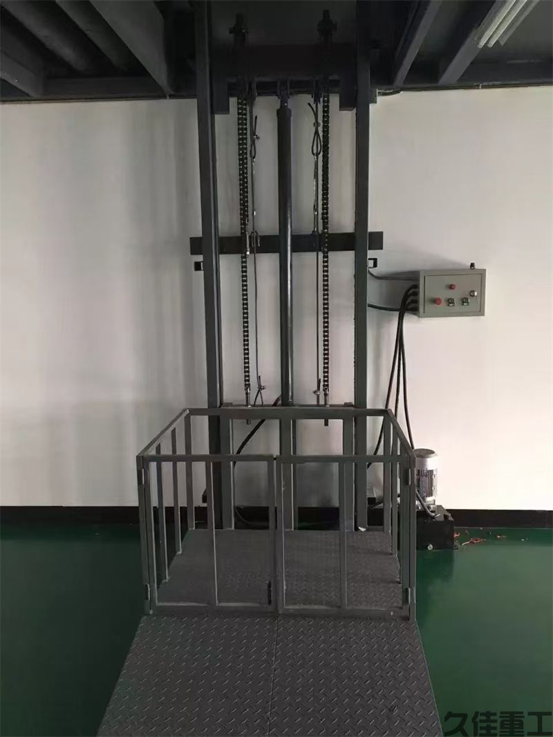 导轨式升降货梯
