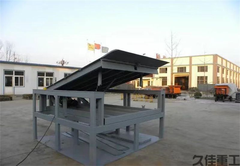 无基座固定式登车桥