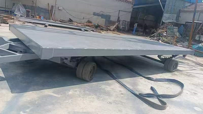 牵引平板拖车(图1)