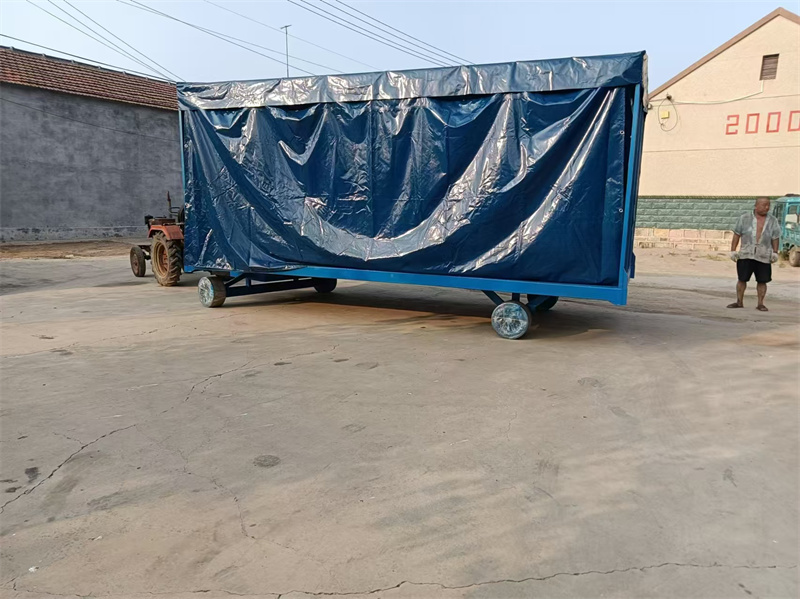 软顶雨棚拖车(图11)