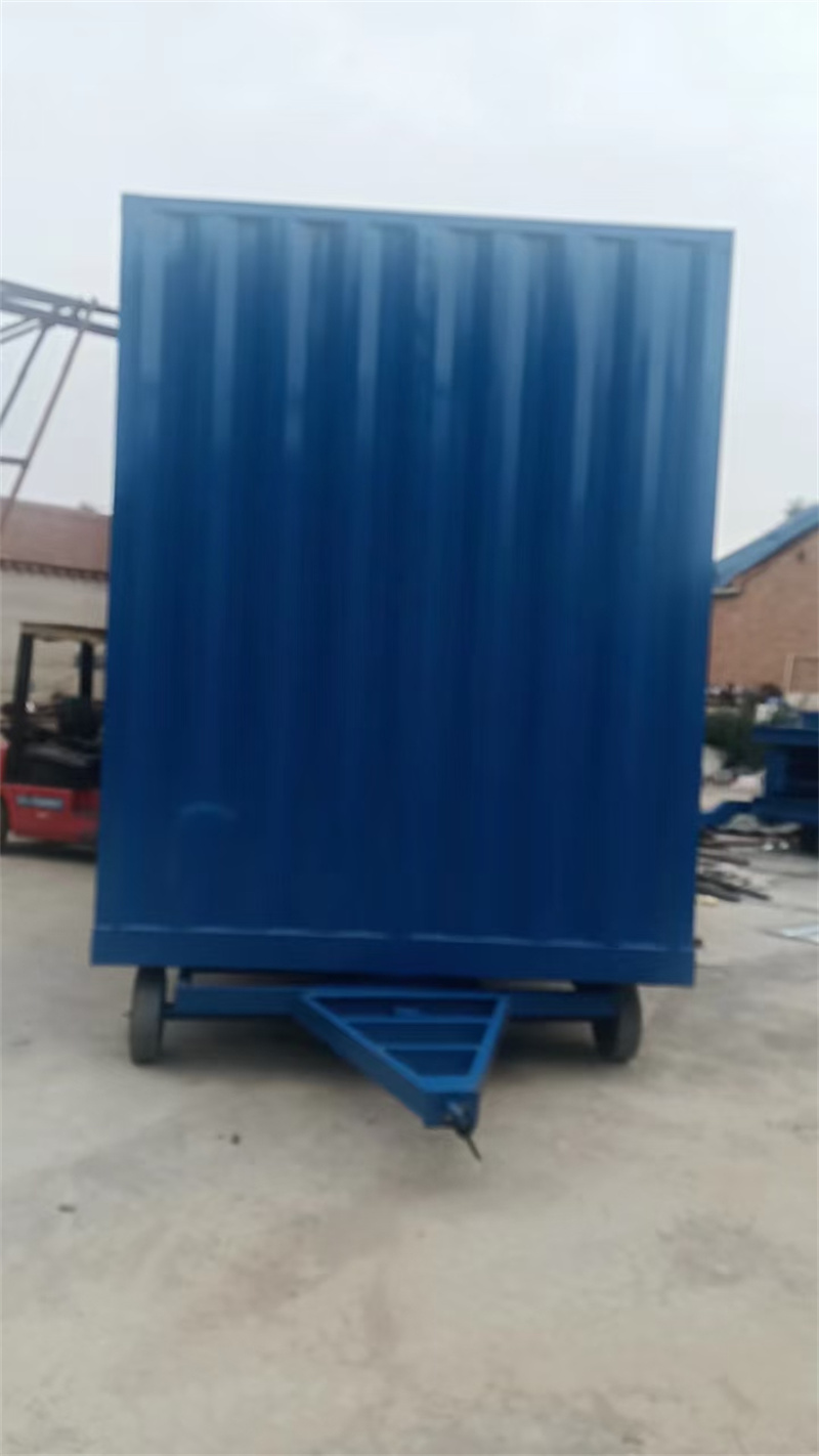 硬顶雨棚拖车(图2) 硬顶雨棚拖车(图2)