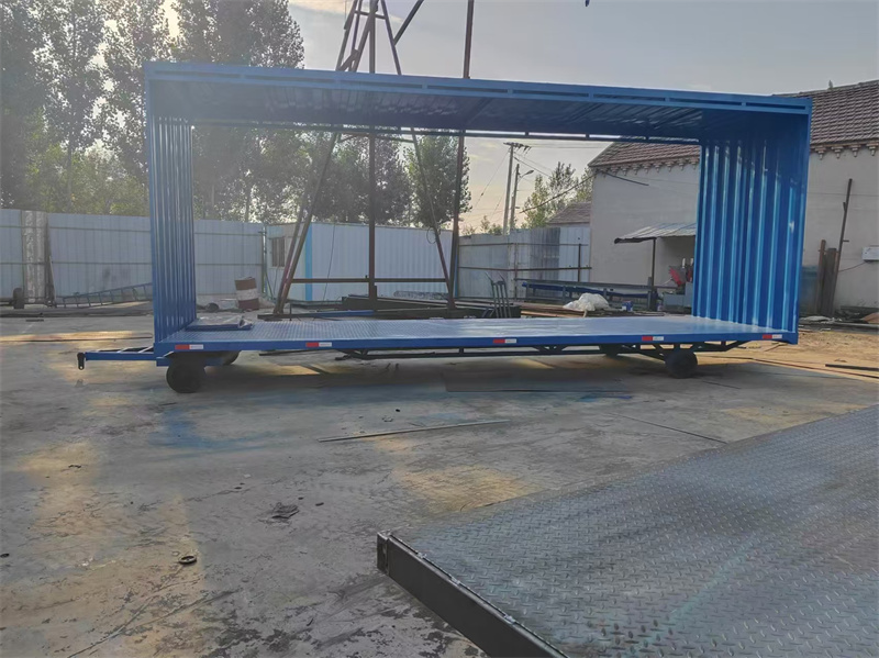 硬顶雨棚拖车(图3) 硬顶雨棚拖车(图3)