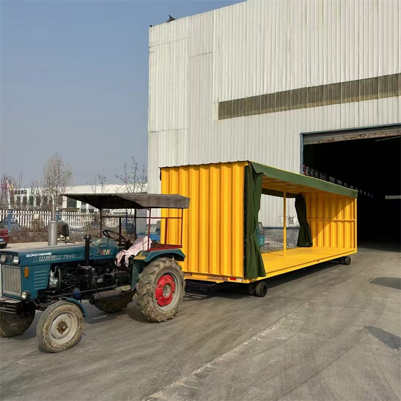 硬顶雨棚拖车(图8) 硬顶雨棚拖车(图8)