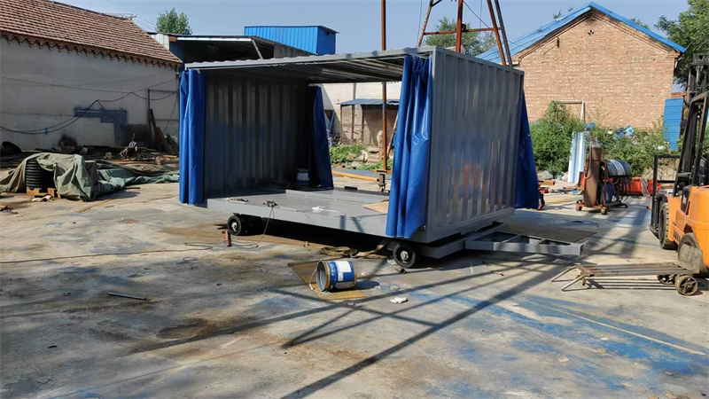 硬顶雨棚拖车(图11) 硬顶雨棚拖车(图11)