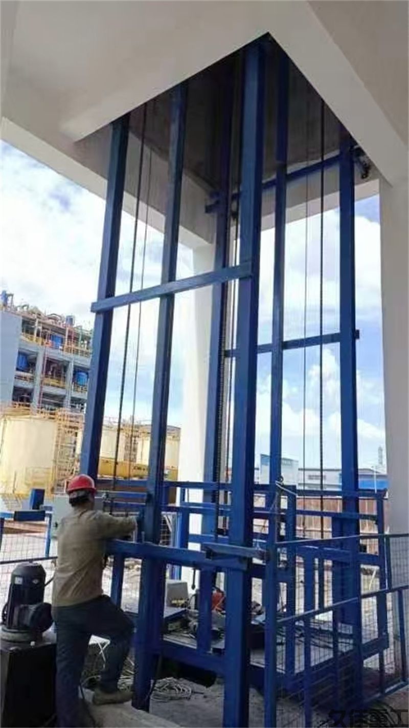 导轨式升降货梯(图5) 导轨式升降货梯(图5)