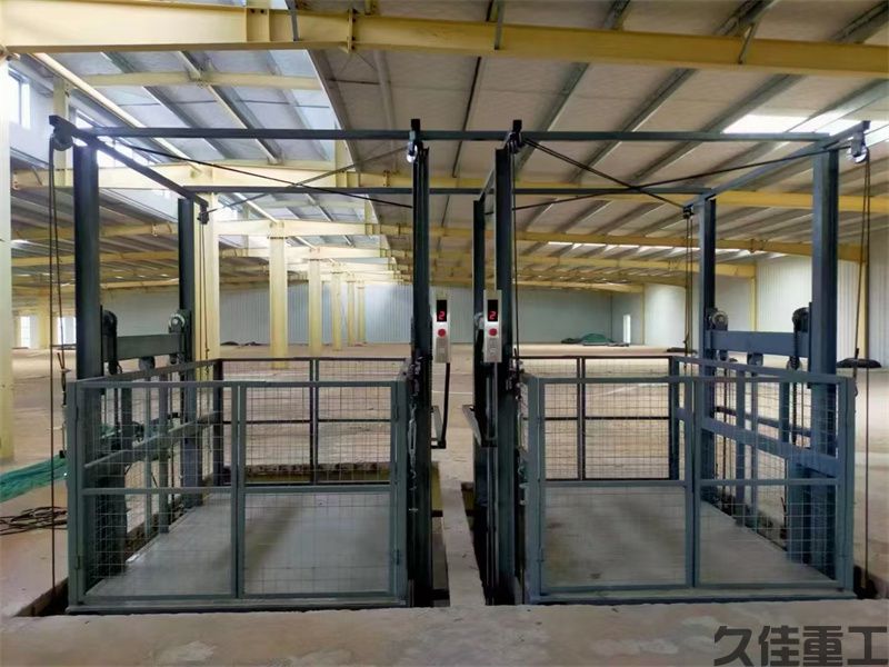 导轨式升降货梯(图11) 导轨式升降货梯(图11)