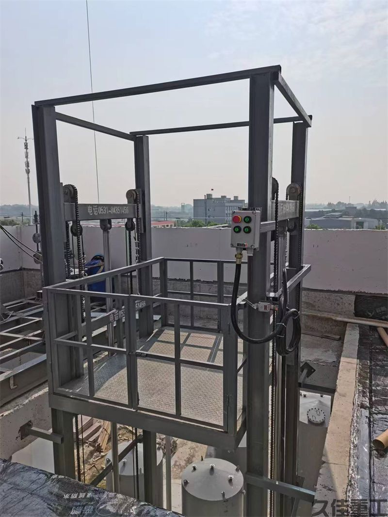 导轨式升降货梯(图21) 导轨式升降货梯(图21)